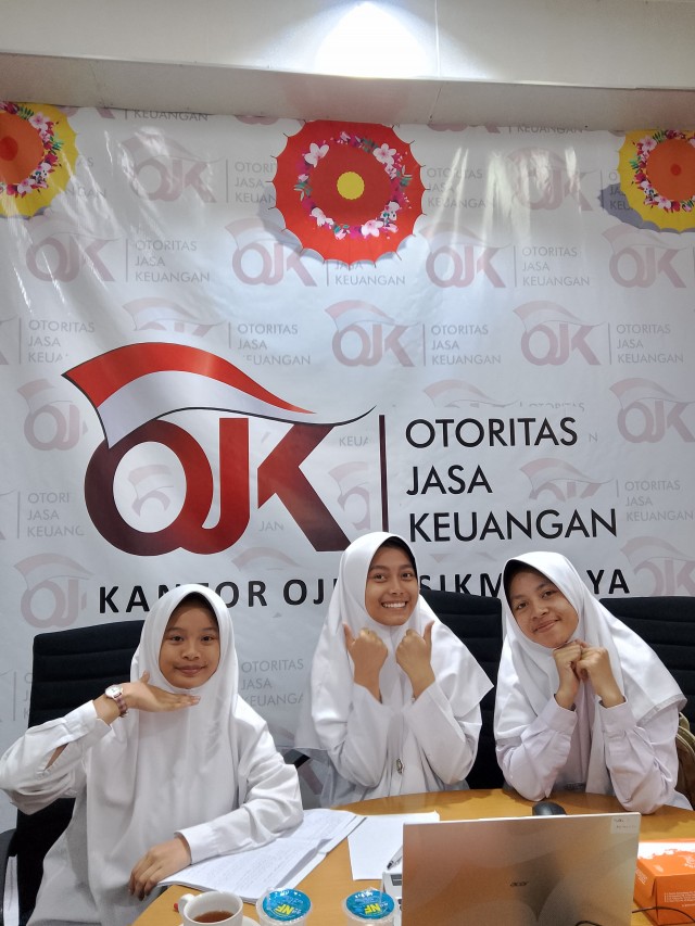 Tim SMA Terpadu Condong Lolos ke Babak Final Nasional Indonesia Sharia Financial Olympiad (ISFO) 2024 yang Digelar OJK